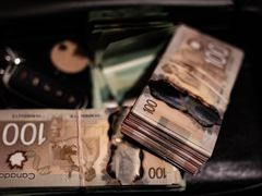 Canadian hundred dollar bills