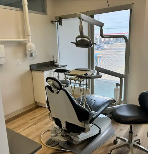 Dental treatment room at Inova Dental Orleans